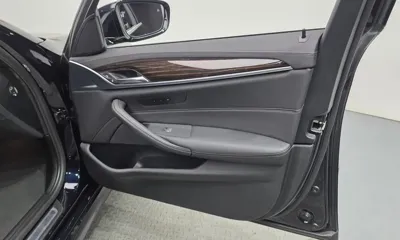 BMW 5-Series 2022, 49503 км, за 26567.68 USD - фото 24