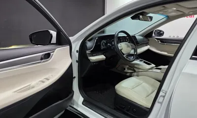 Hyundai Grandeur 2022, 81206 км, за 16859.94 USD - фото 10