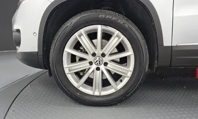 Volkswagen Tiguan 2012, 66706 км, за 5907.84 USD