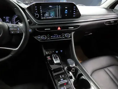 Hyundai Sonata 2021, 161002 км, за 9246.59 USD - фото 10