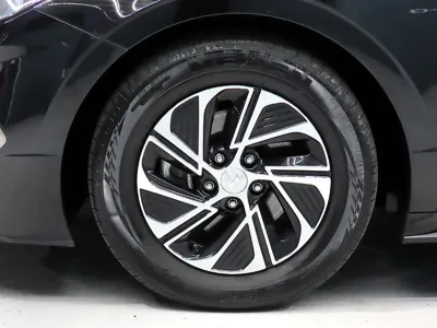 Hyundai Sonata 2021, 161002 км, за 9246.59 USD - фото 20