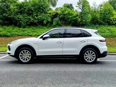 Porsche Cayenne Hybrid 2019, 70000 км, за 37638.91 USD