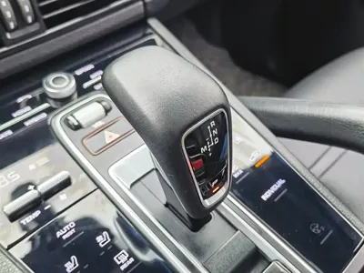 Porsche Cayenne Hybrid 2019, 70000 км, за 37638.91 USD - фото 13