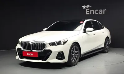 BMW 5-Series · 2024 год