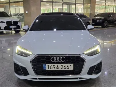 Audi A5 2021, 122063 км, за 15731.65 USD