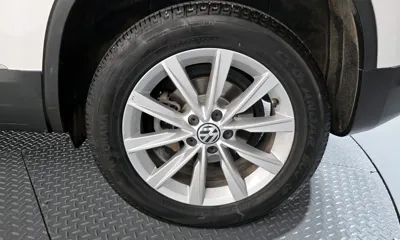 Volkswagen Tiguan 2016, 120144 км, за 5087.54 USD
