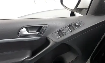 Volkswagen Tiguan 2016, 120144 км, за 5087.54 USD - фото 13