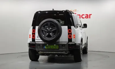 Land Rover Defender 2024, 17972 км, за 54071.69 USD