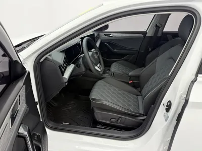 Volkswagen Sagitar 2022, 43000 км, за 16009.11 USD - фото 19
