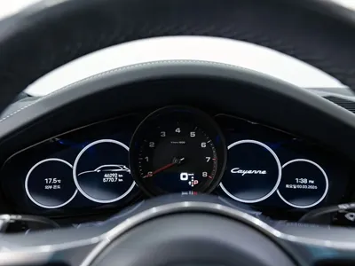 Porsche Cayenne 2023, 46280 км, за 65441.61 USD - фото 8