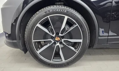Porsche Macan 2025, 7371 км, за 70171.98 USD