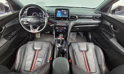 Hyundai Veloster 2018, 109361 км, за 7548.9 USD - фото 7