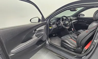 Hyundai Veloster 2018, 109361 км, за 7548.9 USD - фото 10
