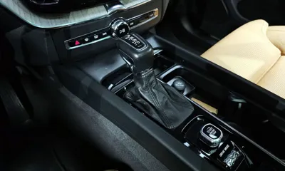 Volvo XC60 2018, 124885 км, за 17060.52 USD - фото 9
