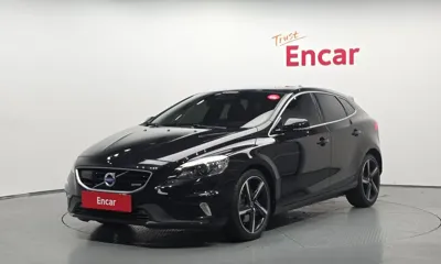 Volvo V40 · 2015 год