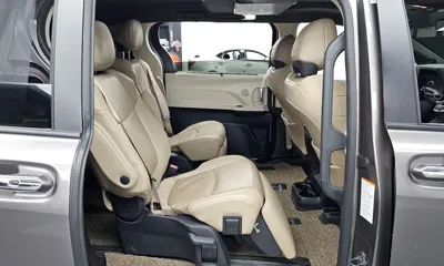 Toyota Sienna 2022, 114002 км, за 27817.6 USD - фото 12
