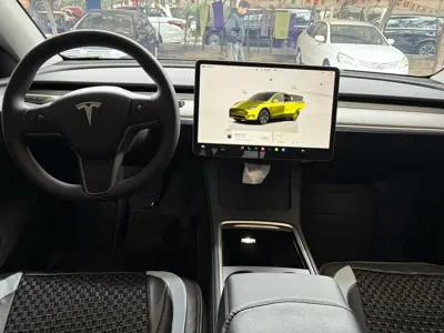 Tesla Model Y 2025, 20000 км, за 26470.79 USD - фото 6