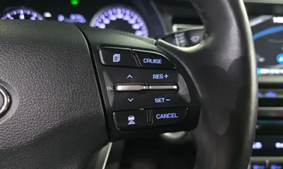 Hyundai Avante 2020, 72837 км, за 8458.68 USD - фото 18