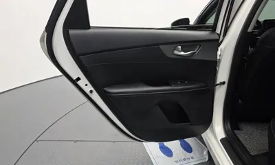 Kia K3 2019, 65807 км, за 8008.4 USD - фото 25
