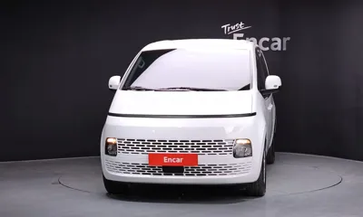Hyundai Staria 2025, 10946 км, за 21351.15 USD
