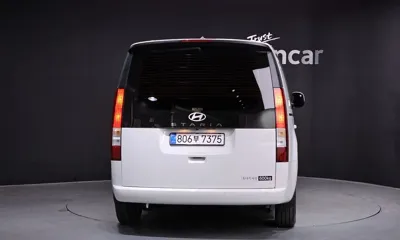 Hyundai Staria 2025, 10946 км, за 21351.15 USD