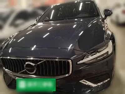 Volvo V60 2024, 24500 км, за 22704.09 USD