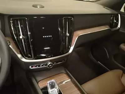 Volvo V60 2024, 24500 км, за 22704.09 USD - фото 20