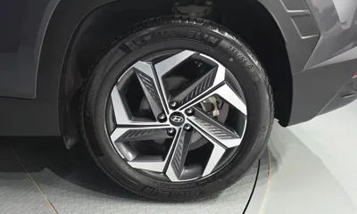Hyundai Tucson 2022, 35802 км, за 16410.66 USD - фото 21