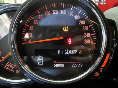 MINI Clubman 2018, 58903 км, за 9801.32 USD - фото 9
