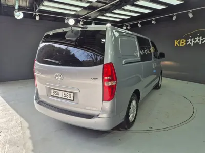 Hyundai Starex 2021, 143660 км, за 8775.92 USD