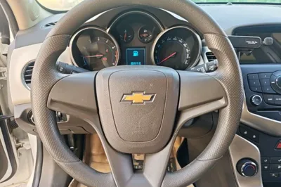 Chevrolet Cruze 2015, 141500 км, за 3686 USD - фото 13
