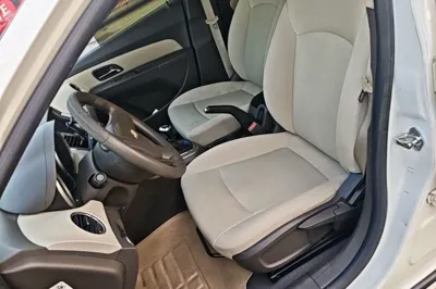 Chevrolet Cruze 2015, 141500 км, за 3686 USD - фото 17