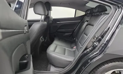 Hyundai Avante 2016, 63051 км, за 7670.8 USD - фото 12