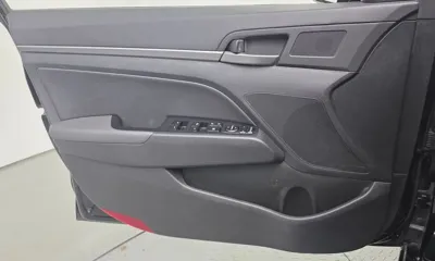 Hyundai Avante 2016, 63051 км, за 7670.8 USD - фото 24