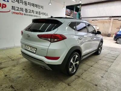 Hyundai Tucson 2018, 101540 км, за 9715.11 USD