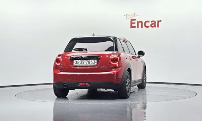 MINI Cooper 2018, 103211 км, за 6091.14 USD