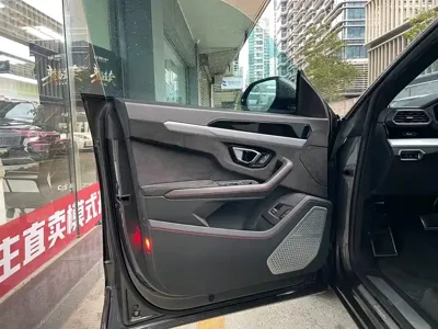 Lamborghini Urus 2019, 15000 км, за 233482.2 USD - фото 10