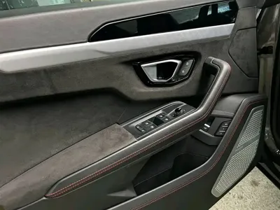 Lamborghini Urus 2019, 15000 км, за 233482.2 USD - фото 11