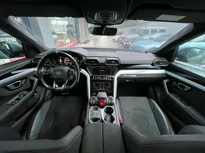 Lamborghini Urus 2019, 15000 км, за 233482.2 USD - фото 20