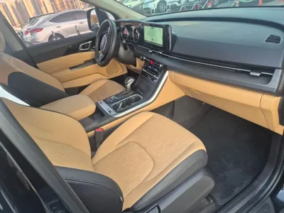Kia Canival 2023, 41135 км, за 17517.2 USD - фото 10