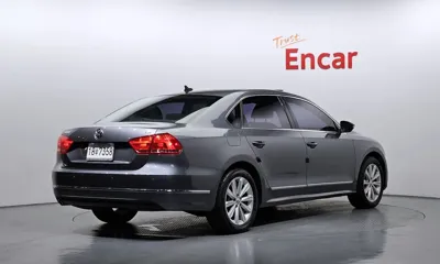 Volkswagen Passat 2015, 130051 км, за 3713.36 USD