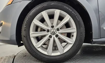 Volkswagen Passat 2015, 130051 км, за 3713.36 USD