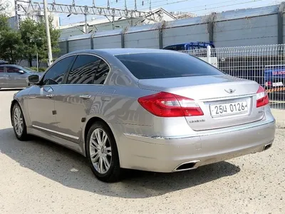 Hyundai Genesis 2012, 85538 км, за 4160.44 USD