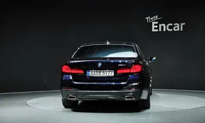 BMW 5-Series 2023, 39708 км, за 27916.44 USD