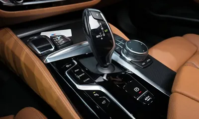 BMW 5-Series 2023, 39708 км, за 27916.44 USD - фото 9