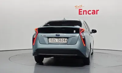 Toyota Prius 2016, 172456 км, за 6541.13 USD