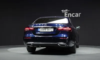 Mercedes-Benz E-Class 2021, 29856 км, за 24172.35 USD
