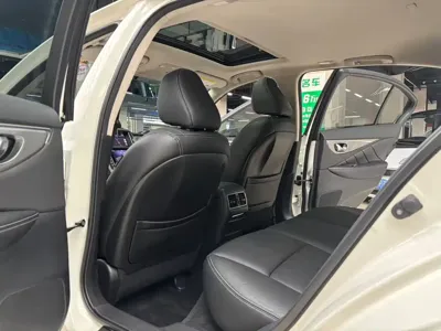 Infiniti Q50L 2015, 97000 км, за 6905.77 USD - фото 11