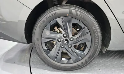 Hyundai Avante 2023, 84140 км, за 10245.91 USD
