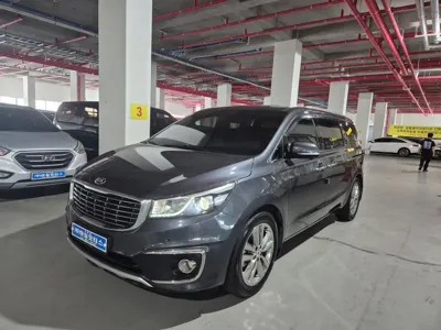 Kia Canival · 2017 год